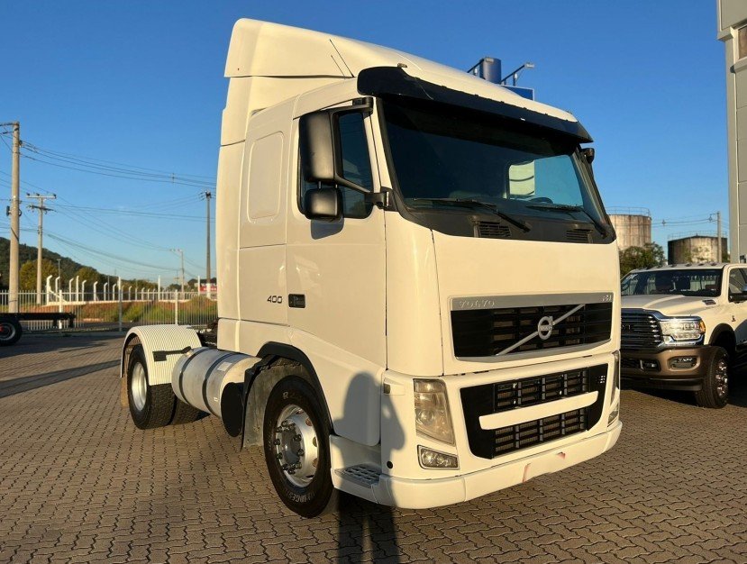 VOLVO FH400 FH 400 4X2 DIESEL MANUAL 2011 VOLVO FH400 FH 400 4X2 DIESEL MANUAL 2011